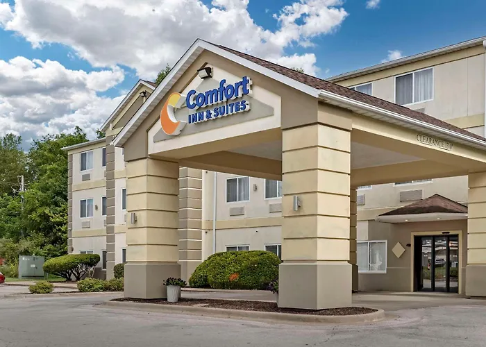 Hotel Comfort & Near I-80 East Moline
