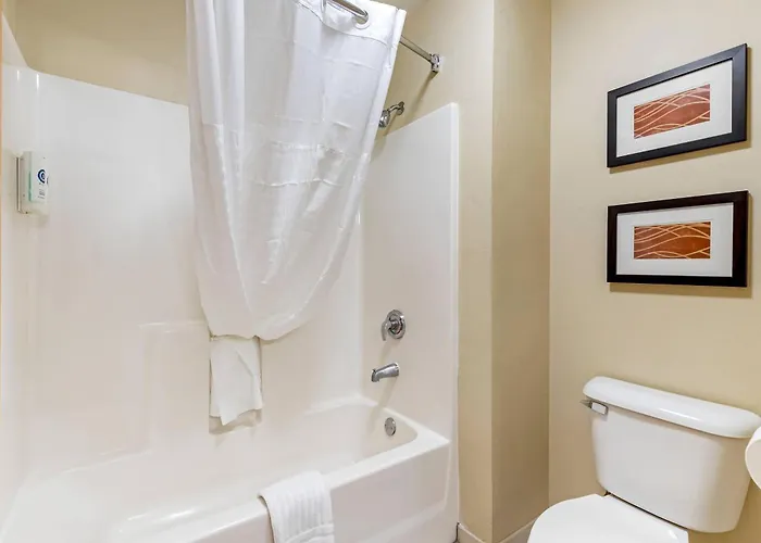 Comfort & Near I-80 Hotel 4*