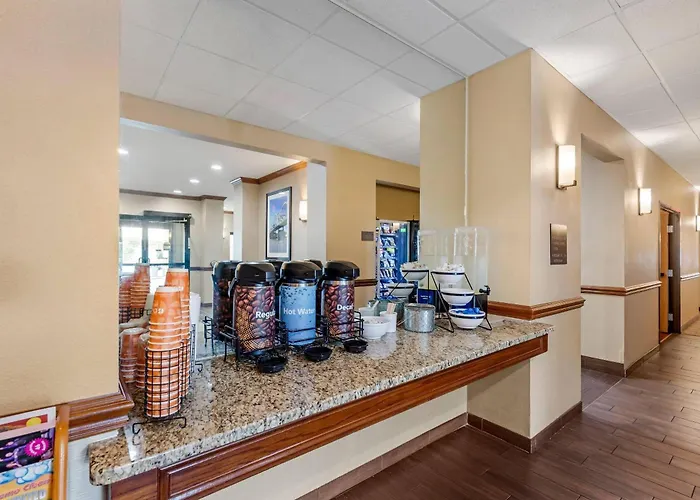 Comfort & Near I-80 Hotel 4*
