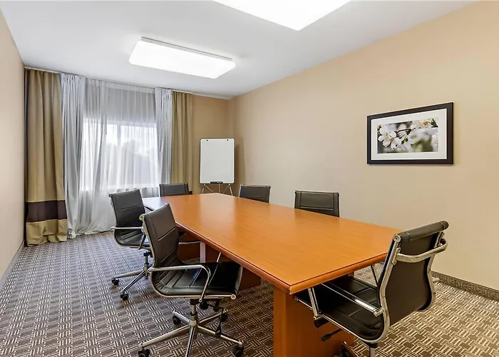 Comfort & Near I-80 Hotel 4*